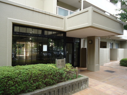 Building appearance. Entrance appearance