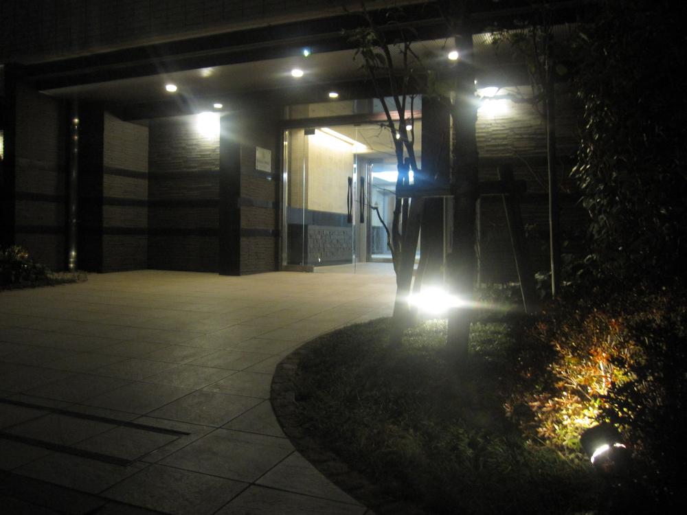 Entrance. Common areas