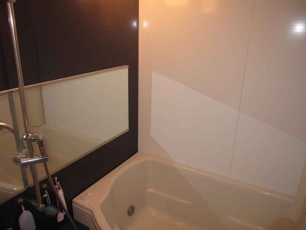 Bathroom. Indoor (March 2013) Shooting