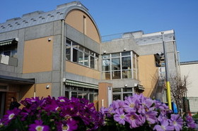kindergarten ・ Nursery. Green nursery school (kindergarten ・ 233m to the nursery)
