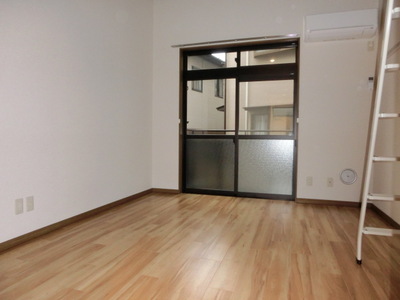 Living and room. Wide I 8 pledge! 