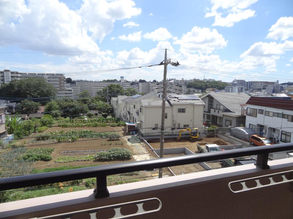 View photos from the dwelling unit. View from local (September 2013) Shooting