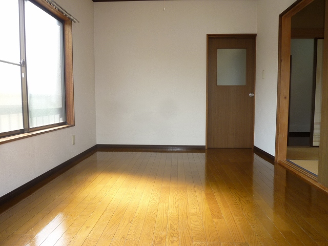 Living and room. Western-style 6 tatami flooring