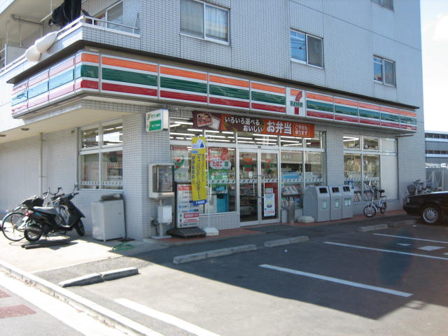 Convenience store. 308m to Seven-Eleven (convenience store)
