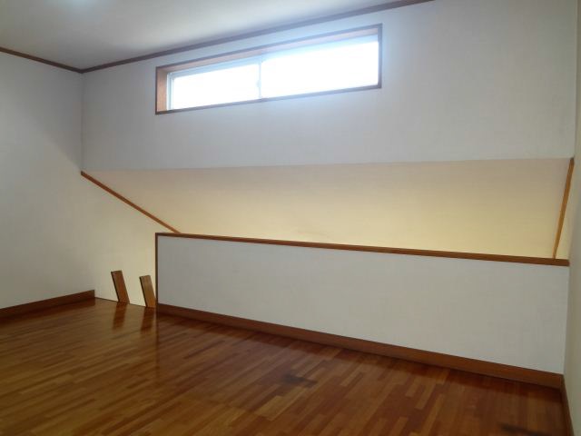 Other room space. Loft with a height that make