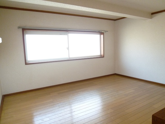 Other room space. Because the loft with a window, Bright is ☆