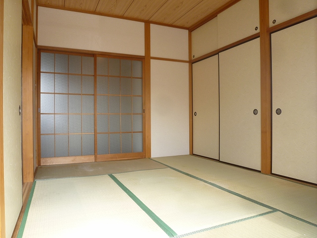 Other room space. Japanese-style room 6 tatami