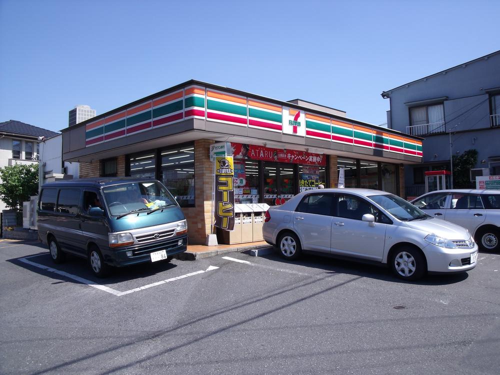 Convenience store. 109m to Seven-Eleven