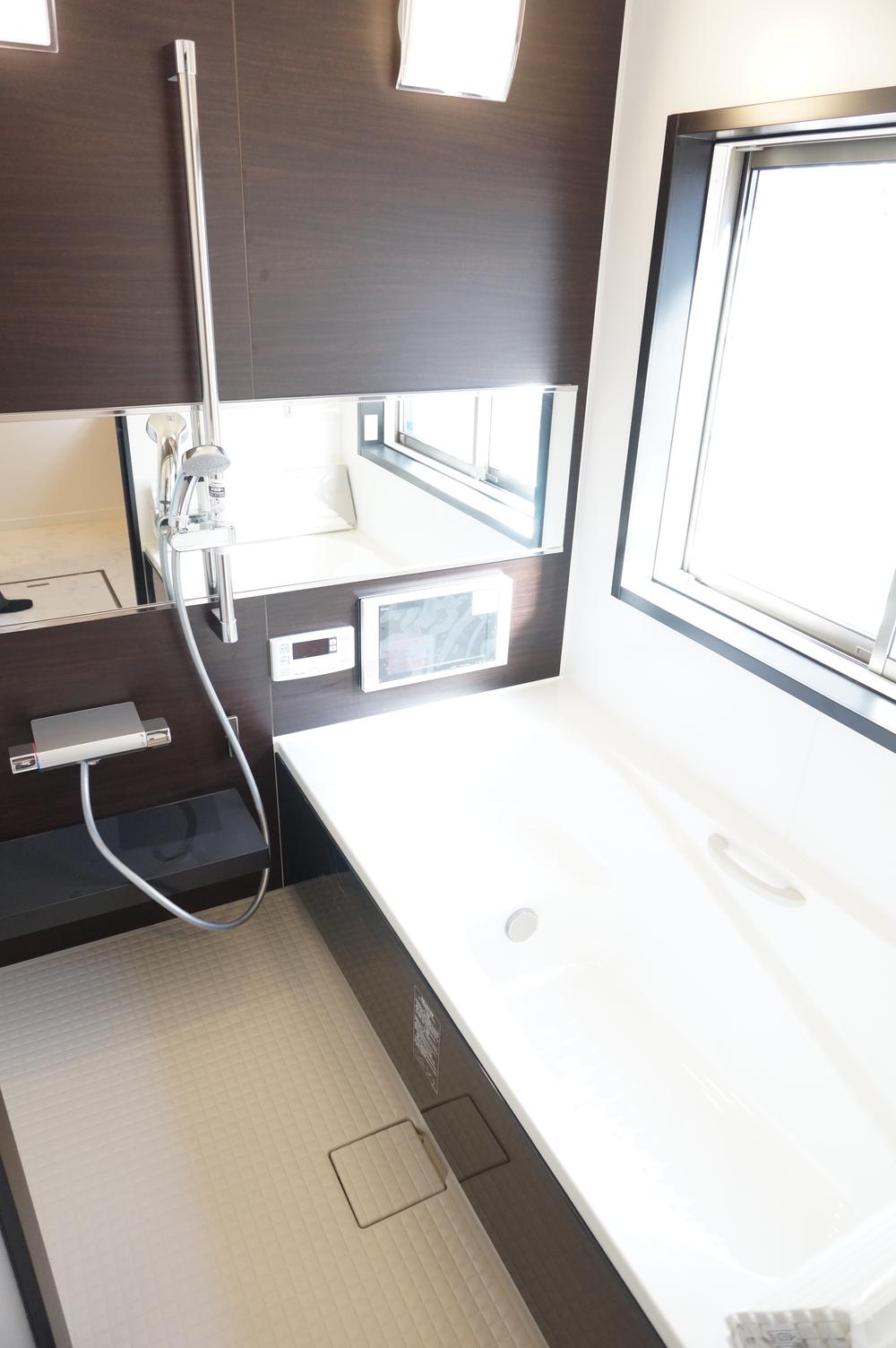 Bathroom. Indoor (12 May 2013) Shooting