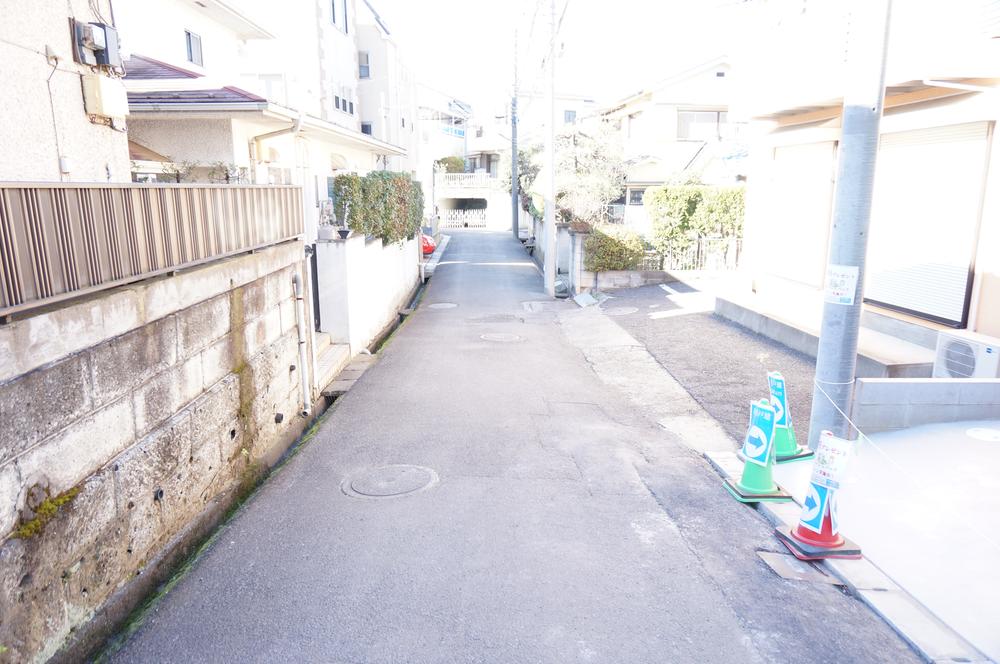 Local photos, including front road. Local (11 May 2013) Shooting