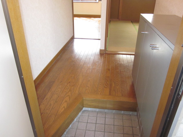 Entrance. Entrance hall