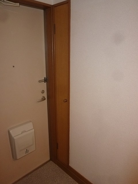 Receipt. Entrance storage