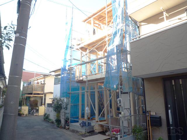 Local photos, including front road. Local (11 May 2013) Shooting