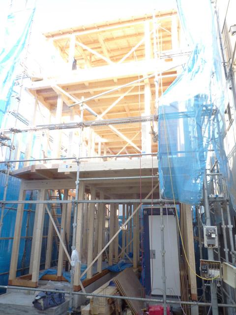 Local appearance photo. Local (11 May 2013) Shooting