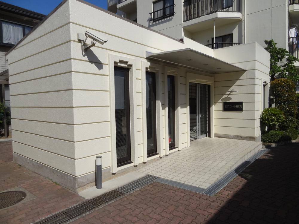 Entrance. Common areas