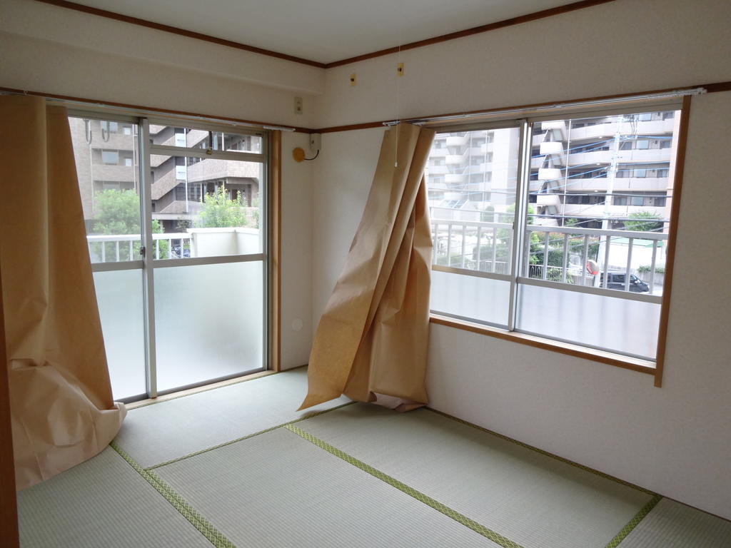 Kitchen. 3 floor, Corner room day ventilation good