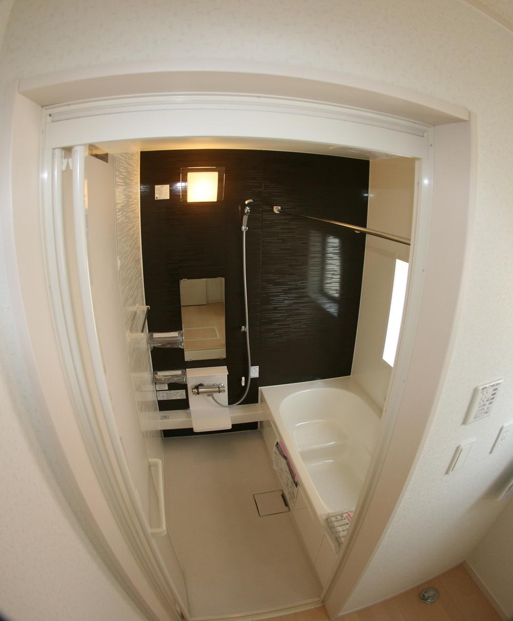 Same specifications photo (bathroom)