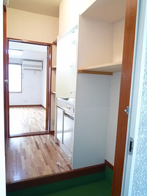 Other Equipment. It can be stored because the shelf is also on top of the washing machine yard ☆