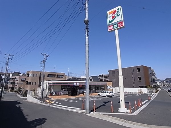 Convenience store. 449m to Seven-Eleven (convenience store)