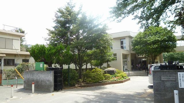 Primary school. Wako Municipal fifth to elementary school 393m