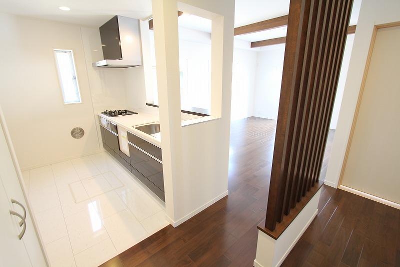 Same specifications photo (kitchen). Construction example: Kitchen