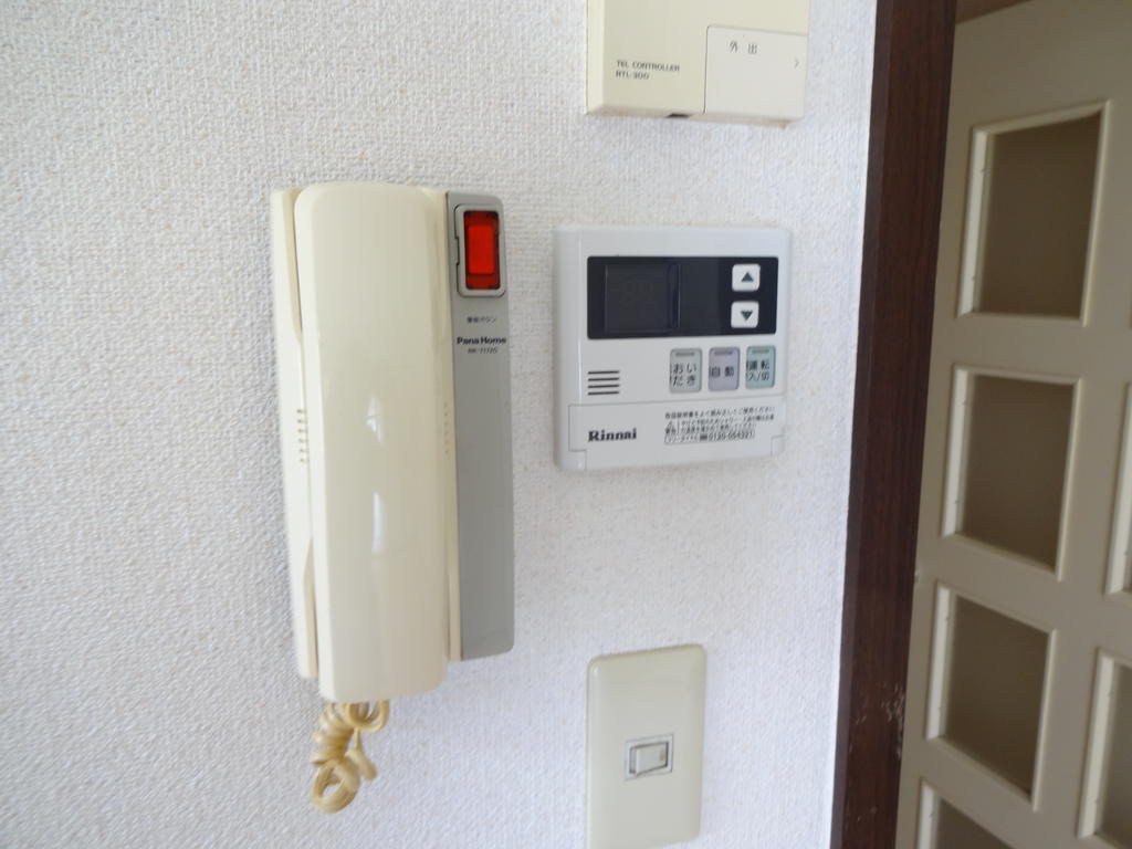 Other Equipment. There is hot water supply panel of security ◎ temperature control effortlessly with intercom