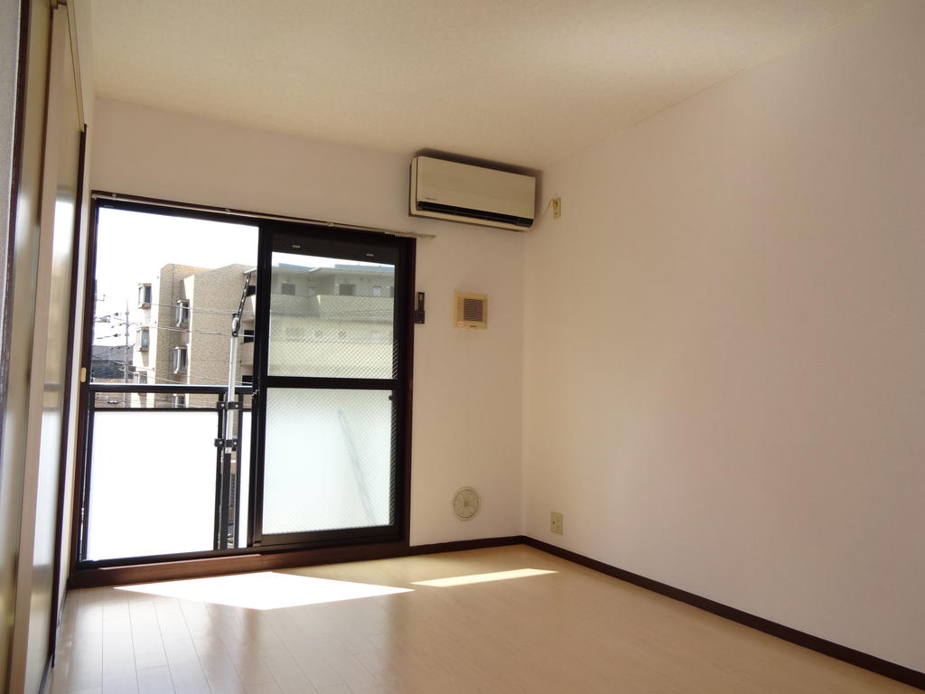 Living and room. Bright room sunny white is the keynote