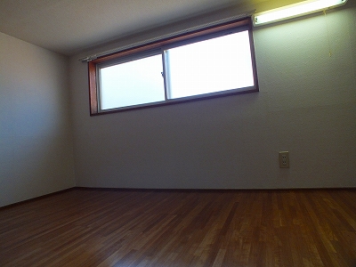Other room space. Loft space