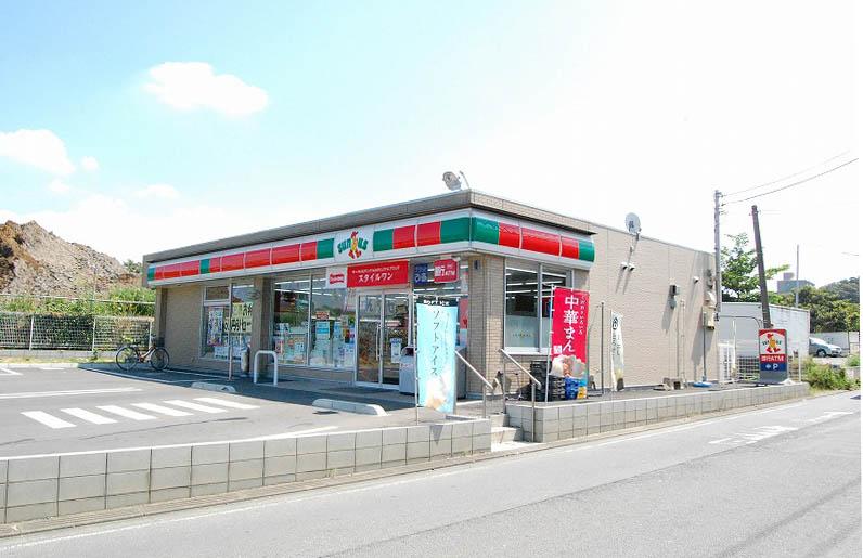 Convenience store. 160m until Thanksgiving Wako North Inter store