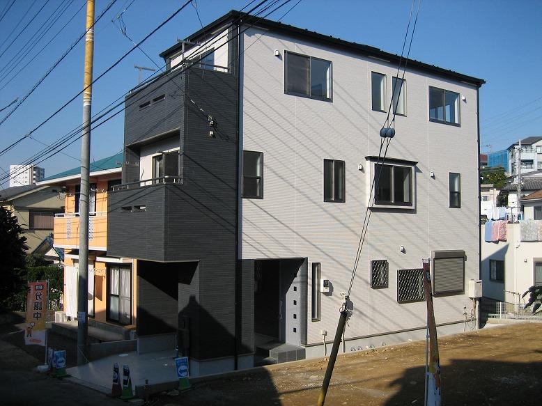 Local appearance photo. Sunny selling local