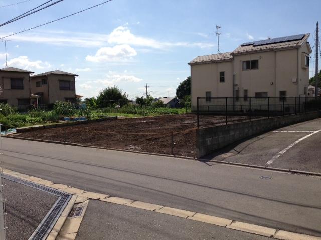 Local photos, including front road. Local (August 2013) Shooting