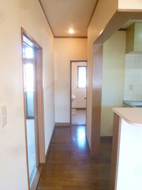 Kitchen. Kitchen passage