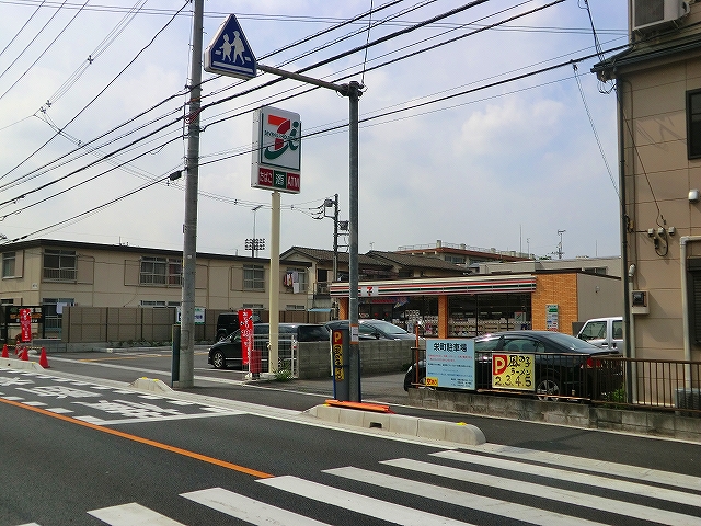 Convenience store. Seven-Eleven Asaka Sakae store up (convenience store) 583m