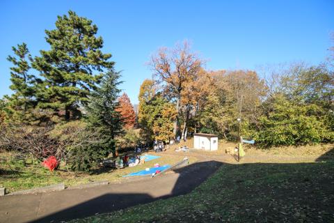 park. Persimmon SakaYumizu to the park 840m walk 10 minutes It is a natural rich park, which is also used in extracurricular lesson. 