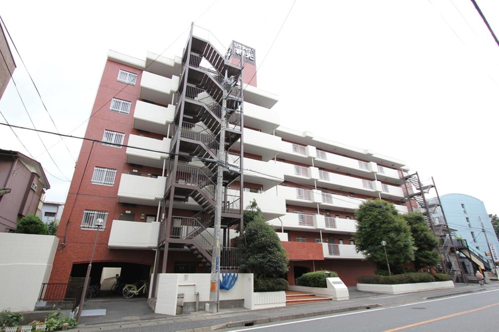 Local appearance photo. Relative Wako appearance