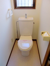 Toilet. ◆ Pat ventilation! toilet ◆