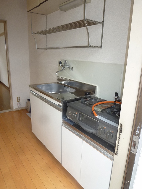 Kitchen. 2 lot gas stoves