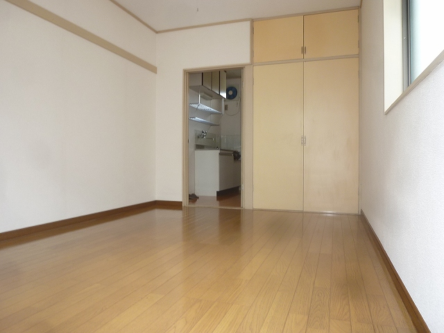 Living and room. Western-style 6 tatami flooring