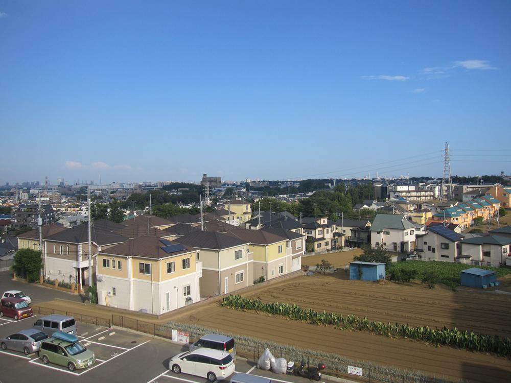 View photos from the dwelling unit. View (southeast direction)