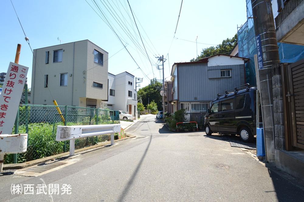 Local photos, including front road. Local (August 2013) Shooting