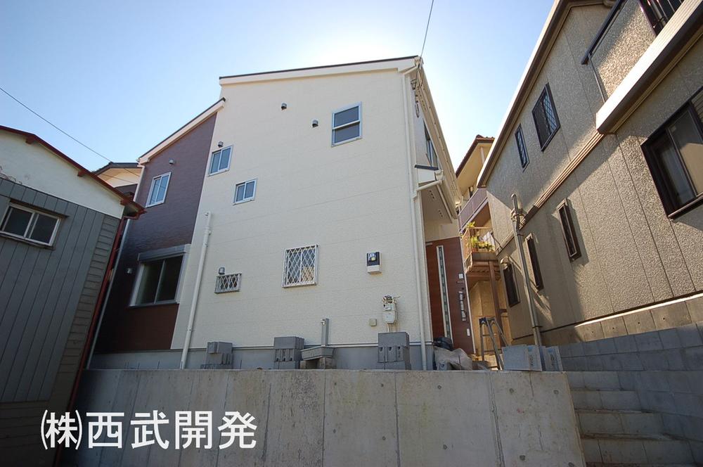 Local appearance photo. Local (10 May 2013) Shooting