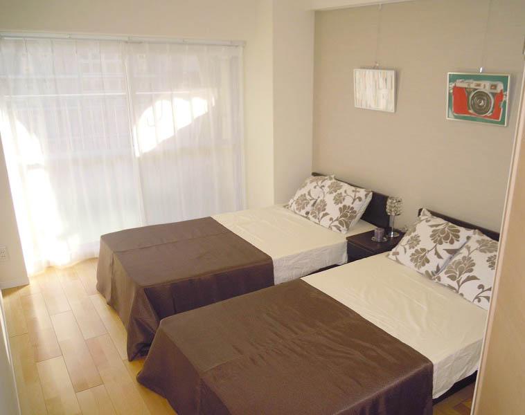 Non-living room. Settled refreshing our room, There is also a walk-in closet!