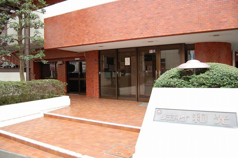 Entrance. Common areas