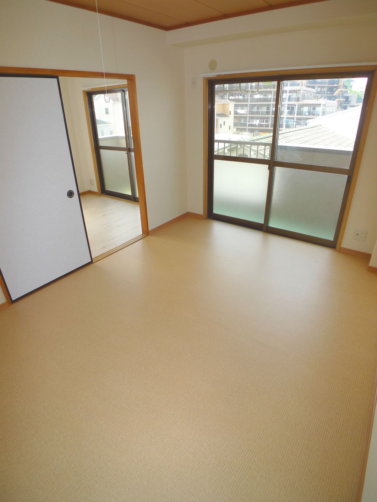 Living and room. All Western-style