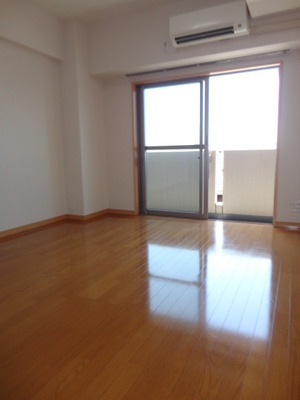 Living and room.  ※ Photos are separate in Room