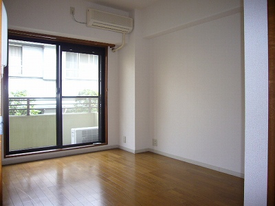 Living and room. 1 Kaiyoshitsu 6 Pledge