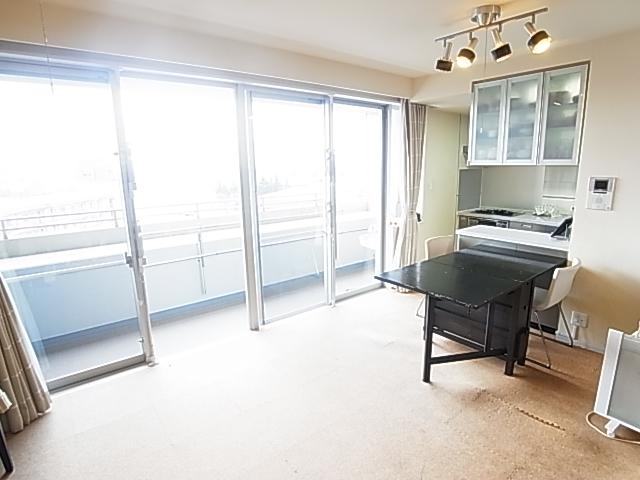 Living. Indoor (12 May 2013) Shooting