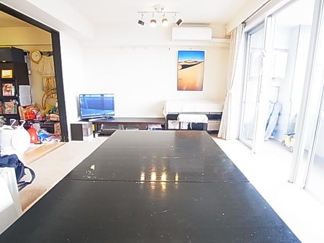 Living. Indoor (12 May 2013) Shooting