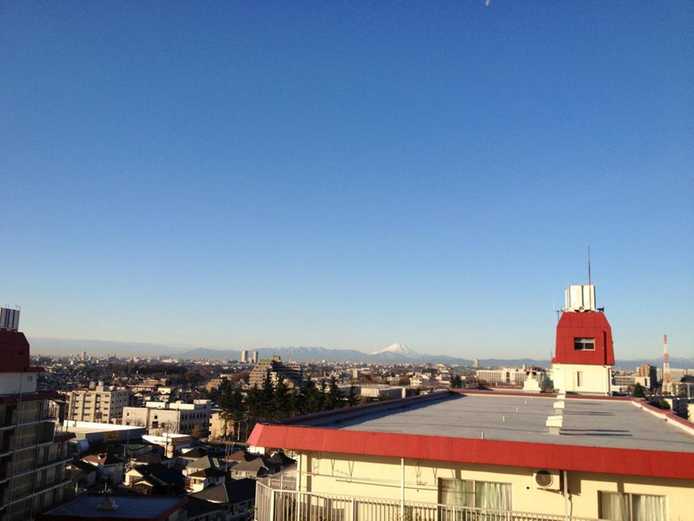 View photos from the dwelling unit. View from the site (December 2013) Shooting