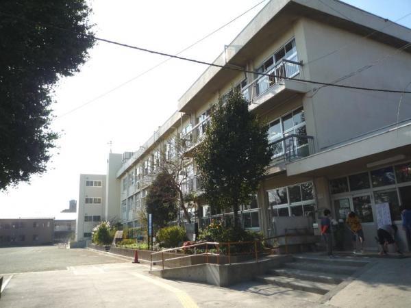 Primary school. 600m to milt elementary school